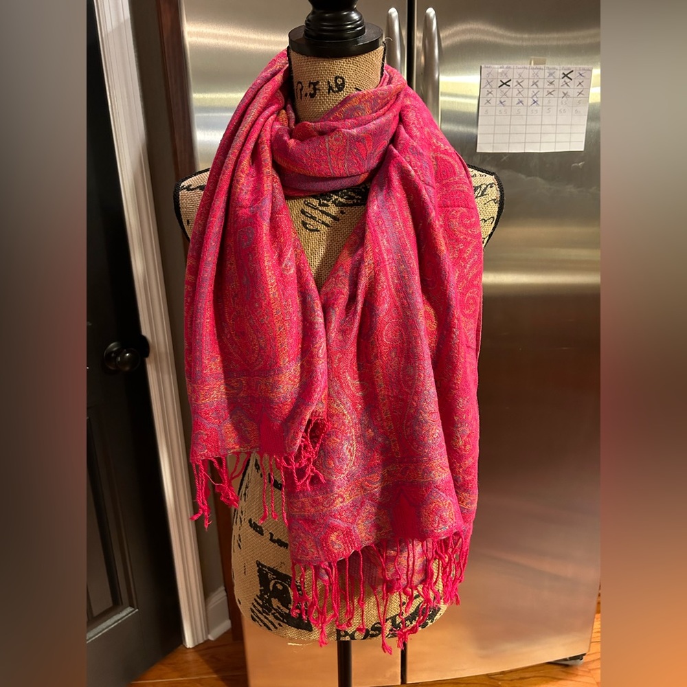 💕 NWOT  100% Cashmere Made in Jerusalem Large Pink Scarf Wrap with Fringe